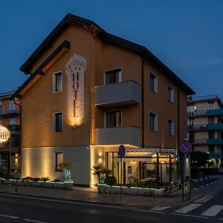 Hotell New Automatic Daniela 3*